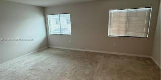 585 NW 11th Ave Gallery 21