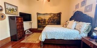2726 PRYTANIA Street Gallery 9