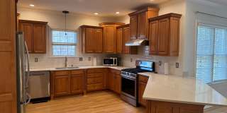 Stunning 4BR Executive Style Home in Brentwood Gallery 4