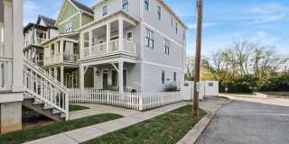 Beautiful 4BR/3.5BA Single Family Detached Home Steps From Vanderbilt University and Centennial Park Gallery 1