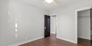2520 W Belle Plaine Ave Gallery 1