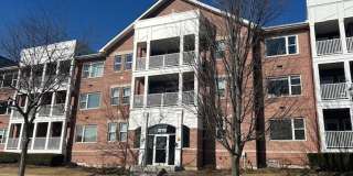 2 Bedroom Harbor Park Condo - Just Blocks From the Lake Gallery 1