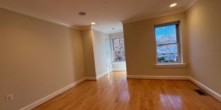 Executive Row Home In NW DC with Designer Finishes Gallery 7