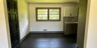 Updated 3 Bedroom House on the Eastside Gallery 12