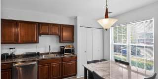 2523 Robinson Place Gallery 26