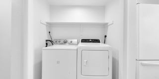 6 Bedrooms, 3 Bath,  Pool CLOSE TO ASU (Rural & Broadway) Gallery 24