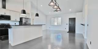 1495 Oxbow Gallery 25