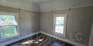 437 1/2 Riehl Street Gallery 13