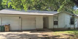 Charming South Austin Home with Huge Backyard & Mature Trees Gallery 1