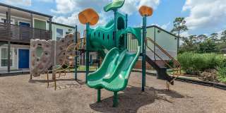 Montabella at Oak Forest Apartments Gallery 24