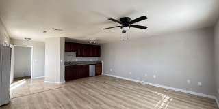 2932 Preece St - B Gallery 6