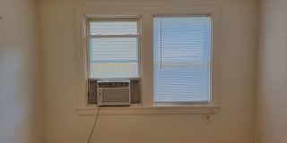Brick Duplex with 3 bedrooms and 1 bath for rent. Gallery 9