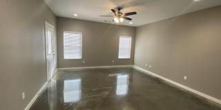 410 S Market Gallery 13