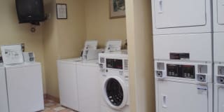 Jacksonville - Southside - St. Johns Towne Ctr. Gallery 44