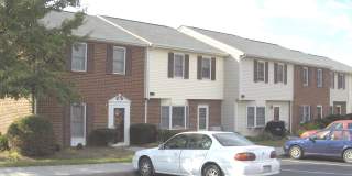 3 Bedroom 2.5  Bath Townhouse Gallery 1
