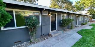 Beautiful 2 Bedroom Cottage-Style Home In Peaceful Location! Gallery 1