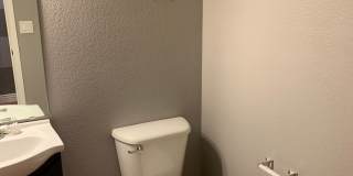 Beautiful Well Maintained 3 bedroom 3.5 bathroom Home Gallery 7