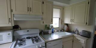 Beautiful 2-bedroom Charmer in Aksarben Gallery 6