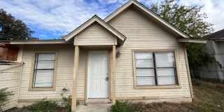 Pet-Friendly 2BR Home with Fenced Front & Backyard! Gallery 1