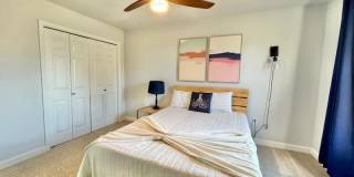 235 Pelican Place Gallery 11