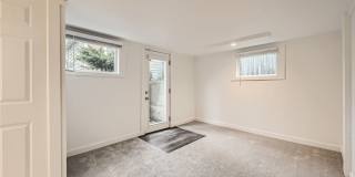 Beautiful Remodeled House with Fenced Yard in Maple Leaf Gallery 33