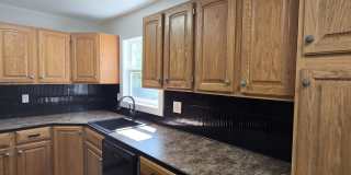 1121 Luther East Gallery 7