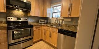 Charming North Capitol Hill Vintage Condo – Modern Comforts & Ideal Location Gallery 12
