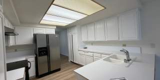 Spacious Updated Bonita Condo Gallery 28