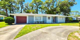Charming 2 Bed/ 2 Bath Home w/ Garage in Sarasota Gallery 1