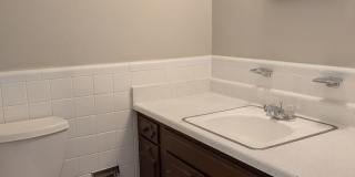 95 N Clarkson St Carolyn Arms Apartments Gallery 27