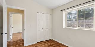 Spacious Sun-filled 3 bed 2.5 Bath Townhouse Gallery 33