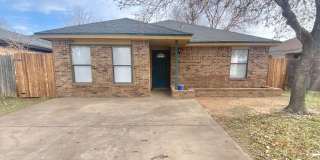 3 bed 1 bath now available in southeast Lubbock Gallery 1