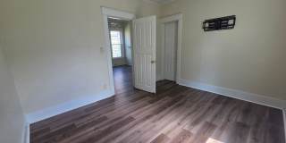 Lower 3 bedroom unit Gallery 11
