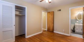 Lovely Large 3 Bedroom 1 1/2  Bath Ranch Style Home Gallery 17