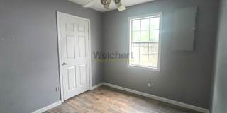 3bed/2bath house with fenced backyard Gallery 9