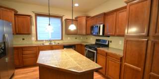 4bd/2.5ba Bothell Home Gallery 3