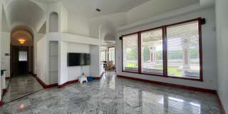 Spacious 3/2 with In-Law Suite Gallery 7