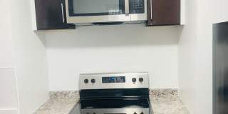 2 bed, 2 bath in LOSO. Gallery 3