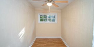 Happy and Convenient Home Near Downtown Happy and Convenient Home Near Downtown Gallery 1