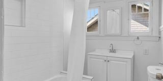 1448 Calumet Ave Gallery 19