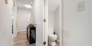 2be / 1.5ba Duplex Unit B - Great Convenient Location Gallery 29