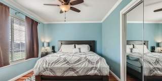 Beautifully partially furnished townhome in Las Vegas Country Club Gallery 8