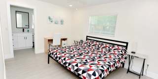 ANNUAL RENTAL Naples Park 3 Bedroom // 2 Bathroom Single Family Home Gallery 7