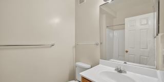 Brittany Commons Apartments Gallery 33