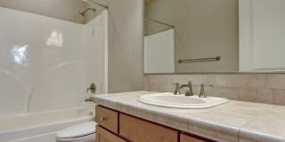 Pristine Spacious 3 Bedroom Lake Oswego Townhome | Skylights, High Ceilings, and Mt. Park Trails at your Doorstep Gallery 32