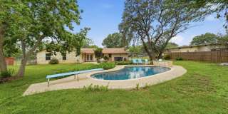 4 Bedroom with a Pool in Helotes! Gallery 68