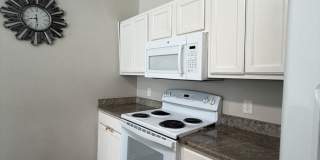 Beautifully Updated 3Bed/2.5Bath Townhouse in the Heart of Destin Gallery 1