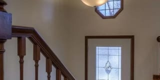 Spacious Home For Rent In Bellevue Gallery 4