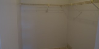 Super Clean Annual 2 bed 1 bath 1 garage home in Kingsway Elementary District Gallery 9
