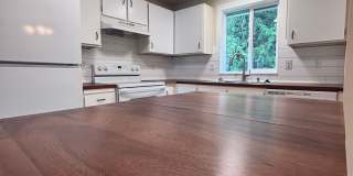 Beautifully Updated 4-Bedroom Home in Desirable Northeast Tacoma Beautifully Updated 4-Bedroom Home in Desirable Northeast Tacoma Gallery 5